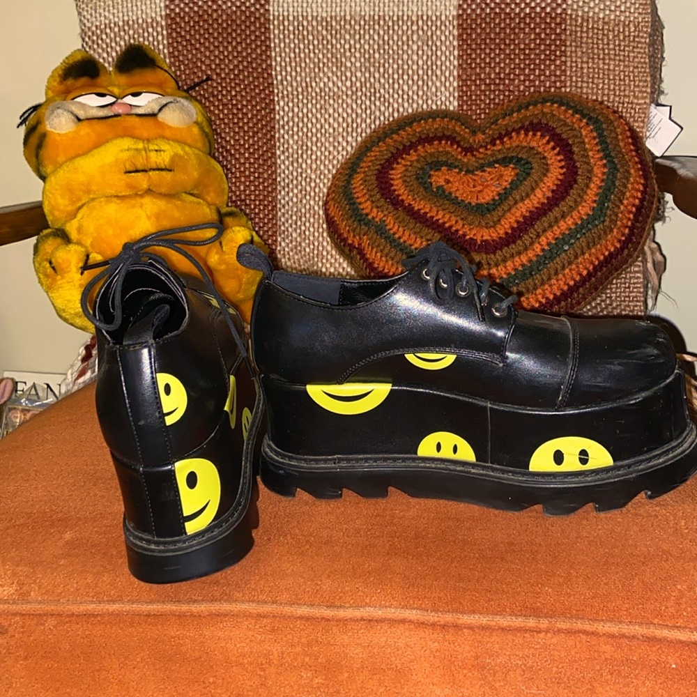 LAMODA platform shoes !! smiley face rave wear or everyday wear shoe!:-)